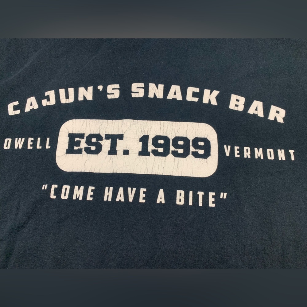 ⭐️ 5 for 20$! ⭐️ Cajun Snack Bar Black T-shirt with White Logo - Picture 4 of 6